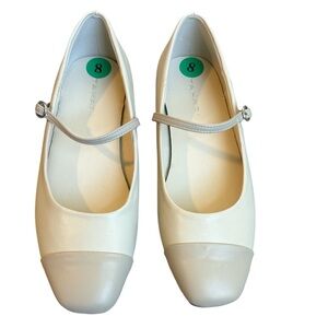 NWOT Tahari Ballet Flats in Cream Colors Size 8M